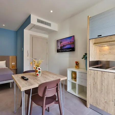 Apho Apartment Hotel-2